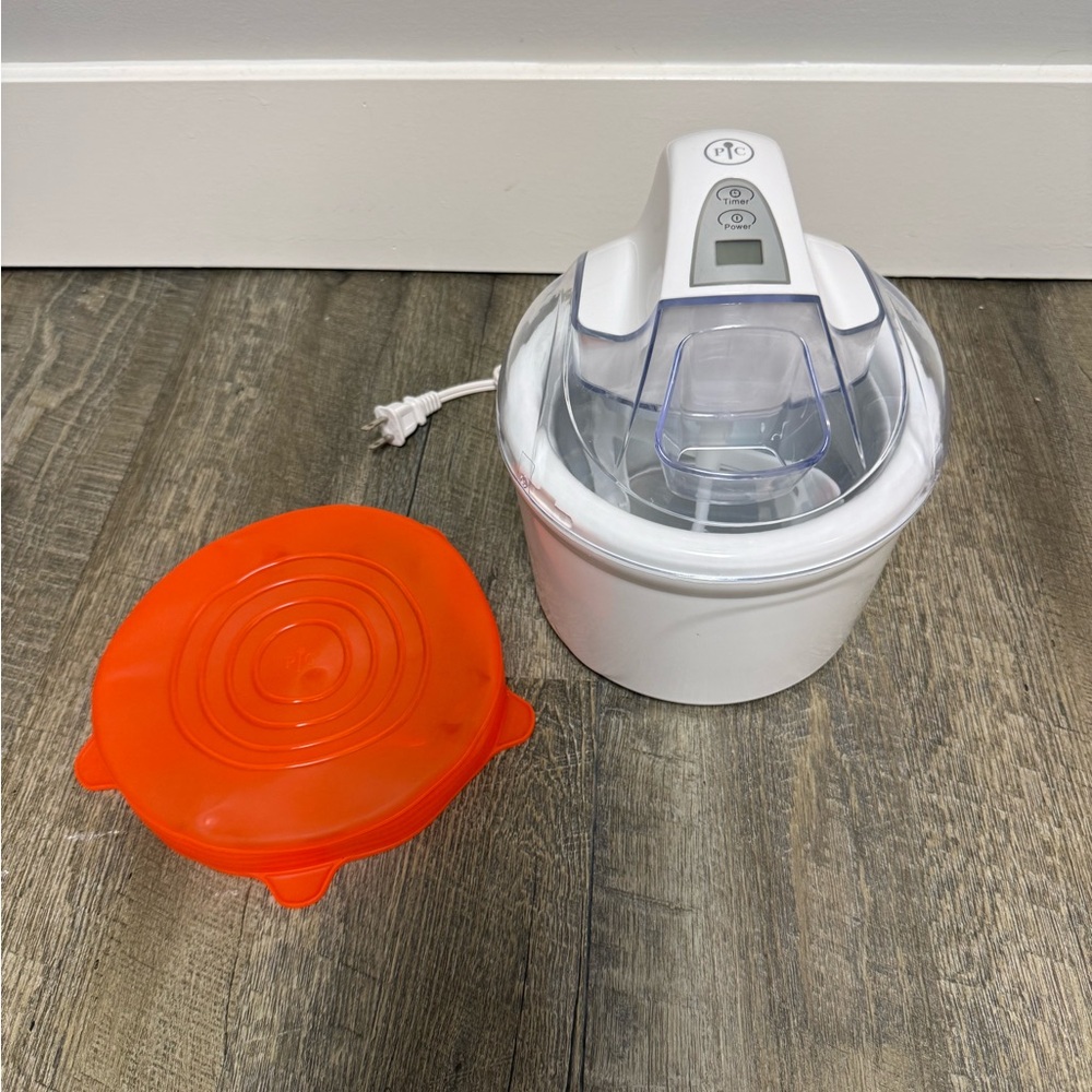 Pampered Chef Electric Ice Cream Maker 1538 with Orange Silicone Storage Lid